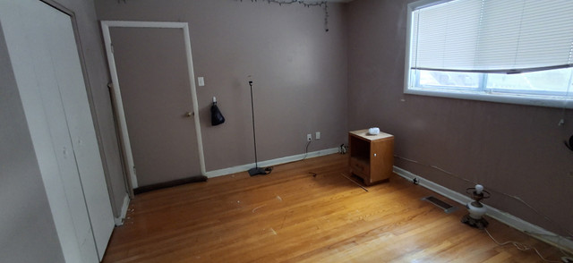 Ottawa West – Spacious Unfurnished Room for Rent- Available now in Room Rentals & Roommates in Ottawa - Image 4