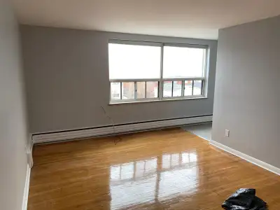 Renovated 2 Bedroom 1 Washroom Close to Yorkdale. Can walk to Wilson Subway station. 2 storey walk u...
