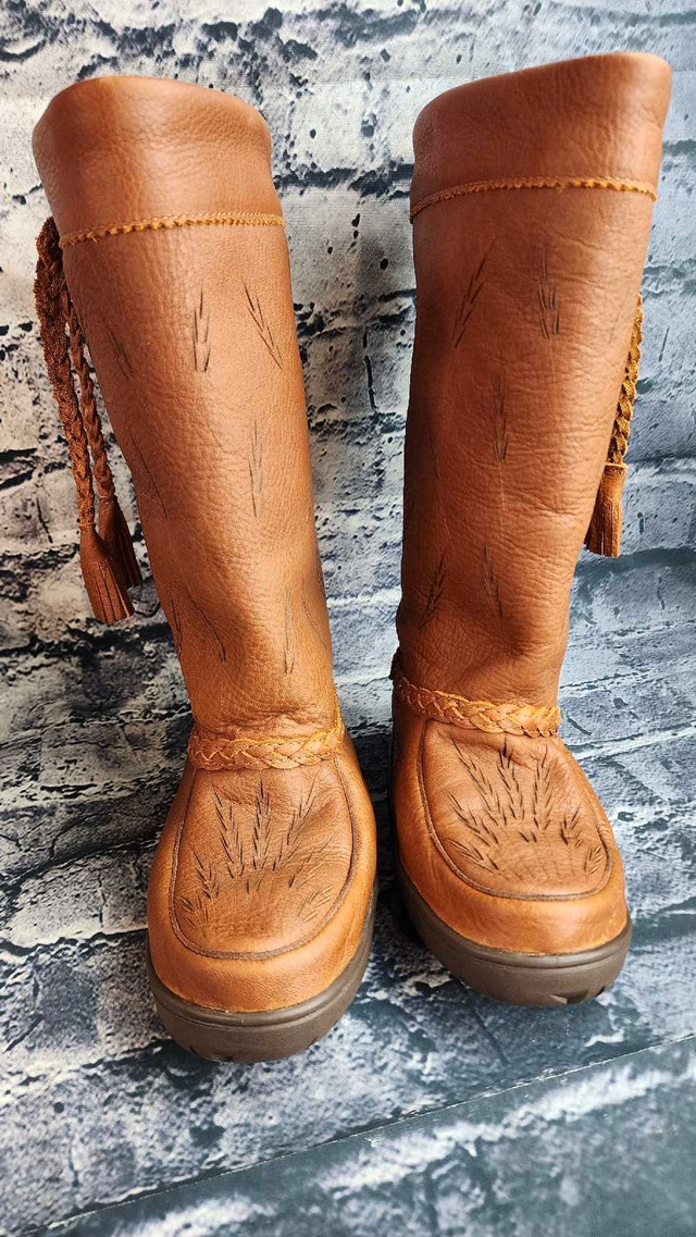 Manitobah Mukluk Boots in Women's - Shoes in Lethbridge - Image 2