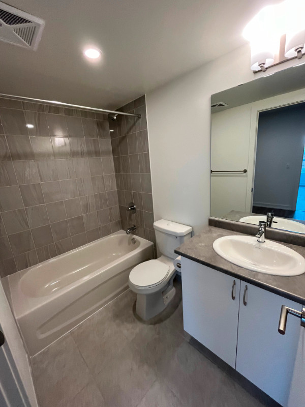 Brand New 1 Bedroom + Den Condo For Rent in Long Term Rentals in City of Toronto - Image 2