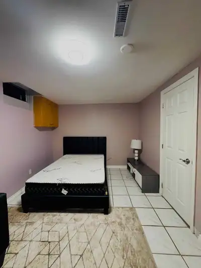Studio Apartment for Rent (Brampton) Private room, private bathroom & kitchen. Shared laundry, 1 par...