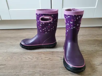 BOGS Winter Boots, girl size 4 US, View more