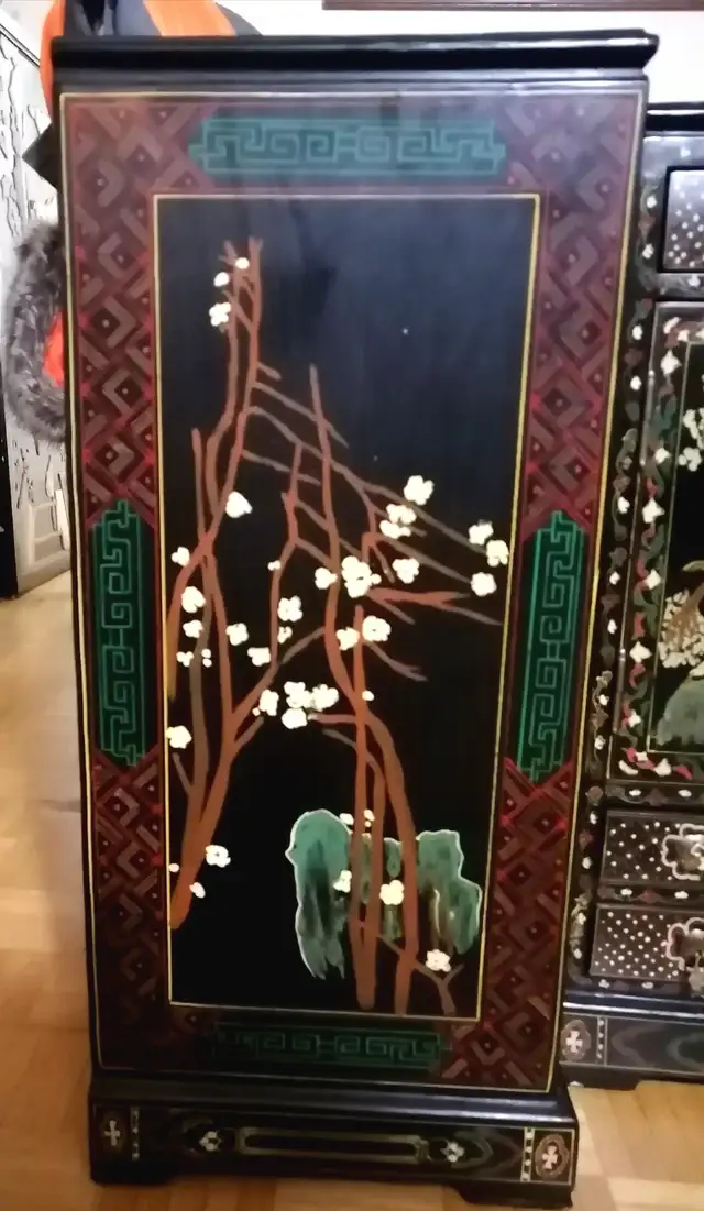 A Pair Chinese Black Lacquer Cabinets hand paint 30" tall in Bookcases & Shelving Units in Mississauga / Peel Region - Image 9