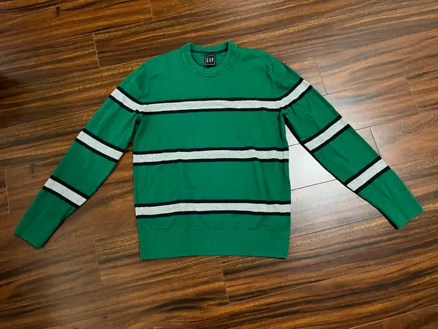 Gap men’s XS crewneck sweater, cotton, green striped  in Men's in Oshawa / Durham Region - Image 2