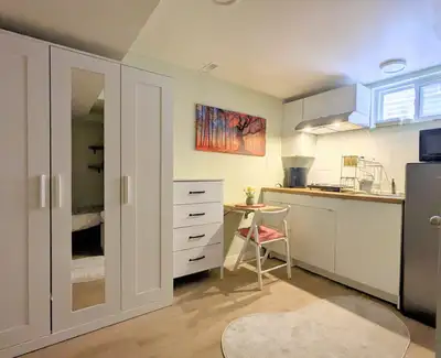 ✨ BRAND NEW Furnished Studio | Mississauga ✨⭐ ⭐ NEWLY RENOVATED – EVERYTHING IS NEW! ⭐ Brand new kit...