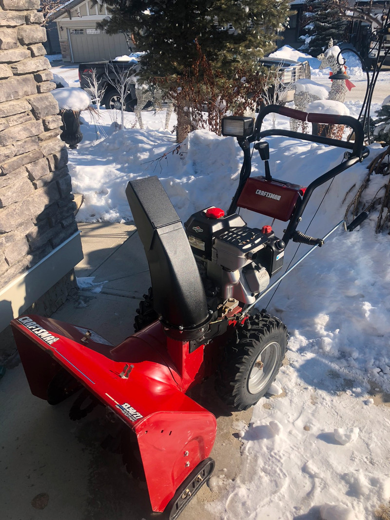 CRAFTSMAN 1350 SERIES 27" TWOSTAGE POWER SNOW THROWER Snowblowers