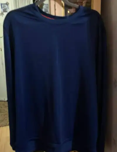 Man Athletic Works Blue Top Size XL, View more