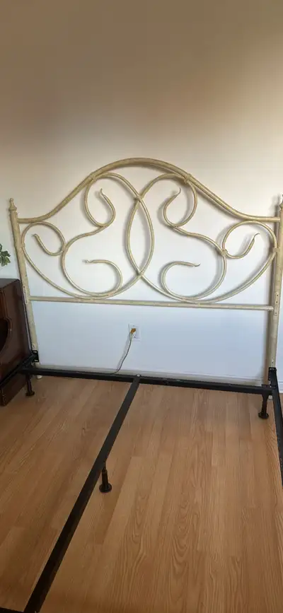 Queen Size Brd Frame w Mattress & Boxspring, View more