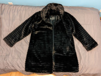 Nuage Large Faux Fur Women's Black Coat