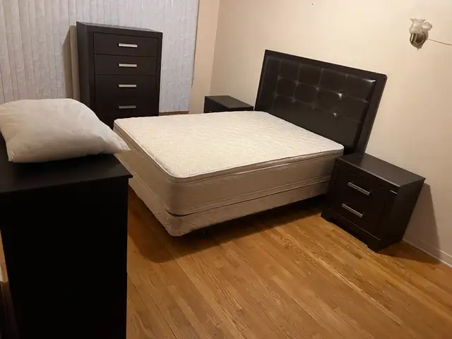 Grande chambre meublée à louer