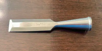Beautiful condition E.A.Berg 3/4” bevel edge chisel, socket style, no handle. Virtually no pitting o...