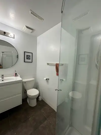 10 mins walk to University of Manitoba. 1 min walk to bus stop. The house is on Pasadena ave. Walkin...
