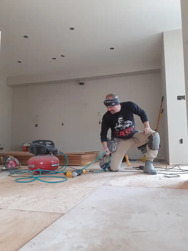 Drywaller, carpenter for hire .584651895609108482