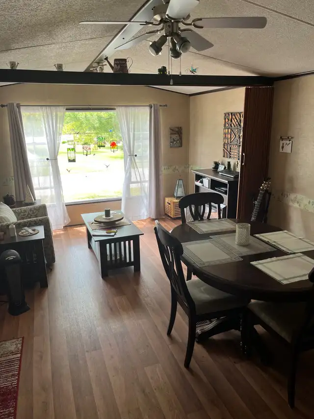 Fisherman’s Cove Cottager Escape 36X12 w/ large Sun/Screen Room. in Park Models in Owen Sound - Image 4