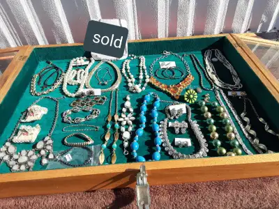Vintage jewelry, includes necklaces, bracelets, clip-on and pierced earrings, 1 ring and 2 broaches/...