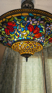 Tiffany Style Gorgeous Chandelier with vibrant colours