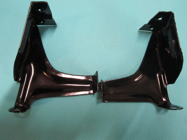 V.G. 1957 Chevy car GRILLE BAR SUPPORT  Brackets in Other Parts & Accessories in Edmonton - Image 2