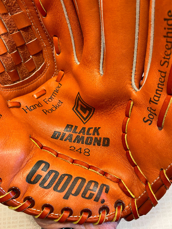 Cooper Black Diamond 248 RHT baseball glove - New in Hobbies & Crafts in Oakville / Halton Region - Image 3
