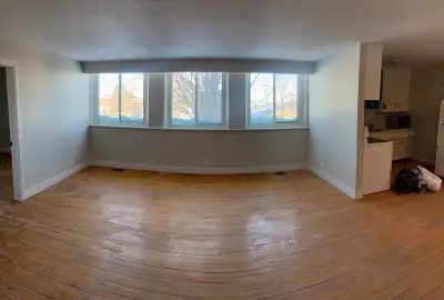 Bright and updated 2-bedroom, 1-bathroom apartment located in a quiet apartment building in Clifford...