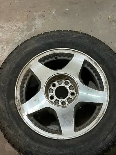 Set of 4 p215/65r16 Michelin xice rims and tires. Like new rims are off a ford windstar still in goo...