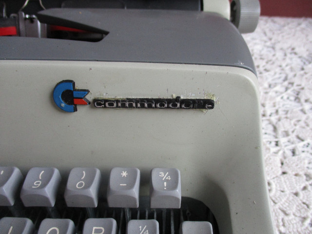 Vintage Commodore Typewriter in Arts & Collectibles in New Glasgow - Image 2