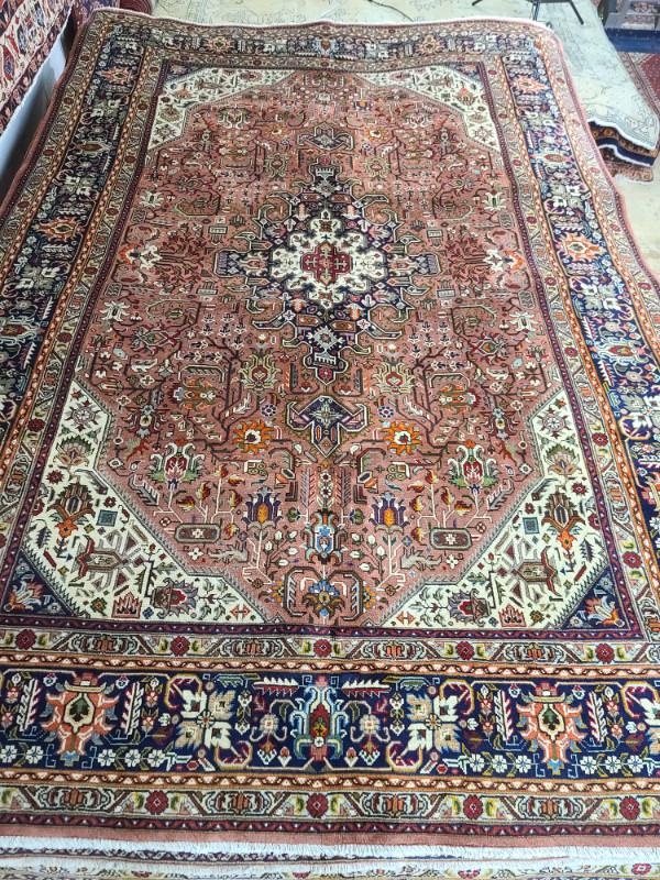 Persian rug Tabriz in Other in Markham / York Region - Image 4