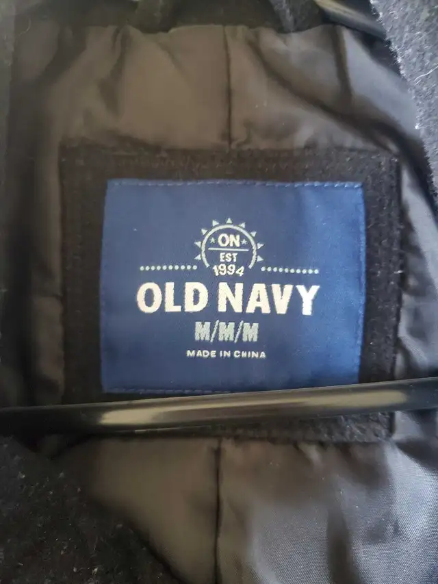 Old navy jacket in Men's in Oshawa / Durham Region - Image 4