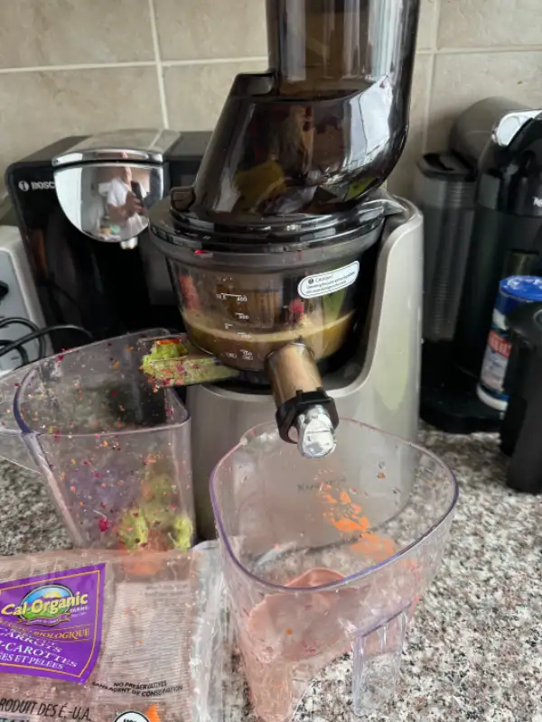 Kuvings Whole Slow Juicer C7000S - Higher Nutrients and Vitamins in Health & Special Needs in City of Montréal - Image 5