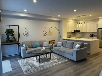 Fully Furnished Rooms for Rent – Barrhaven (Move-In Ready) Location: Parallax Private, Barrhaven (Ot...