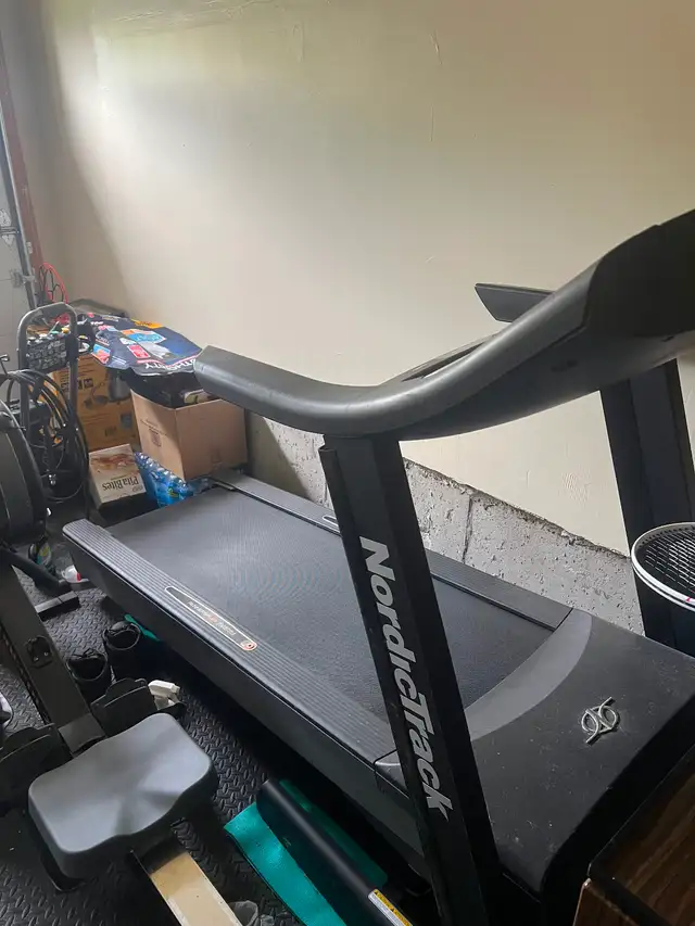 Nordic track Treadmill in Exercise Equipment in Ottawa - Image 3