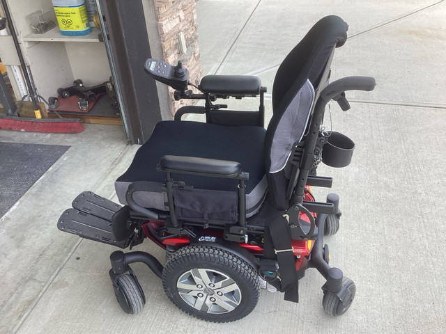 Power wheelchair  in Health & Special Needs in Kamloops - Image 2