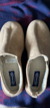 Dr. scholl's man's slippers' size 11-12