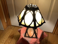 Exquisite Vintage Slag Glass Tri-Light Table Lamp
