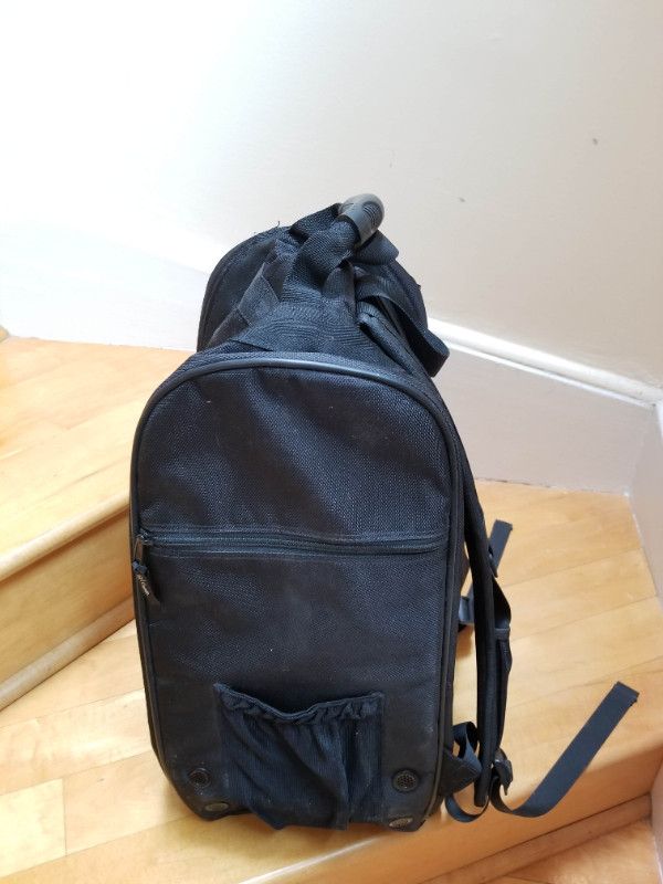 Glo 22" backpack/carry-on for snorkeling/diving great condition! in Other in City of Toronto - Image 2