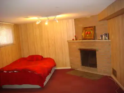 Bachelor/Studio Basm. apartment for Rent. Yonge-Finch Subway. Large (24'x12') furnished (optional) b...