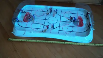 Jeu d'hockey sur table 26 pouces FONCTIONNEL (Je n'ai pas de rondelle) (300525)