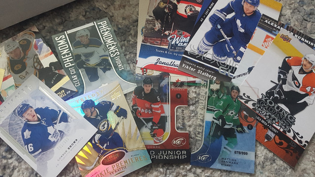 Mega lot de cartes de hockey  dans Art et objets de collection  à Laval/Rive Nord - Image 2