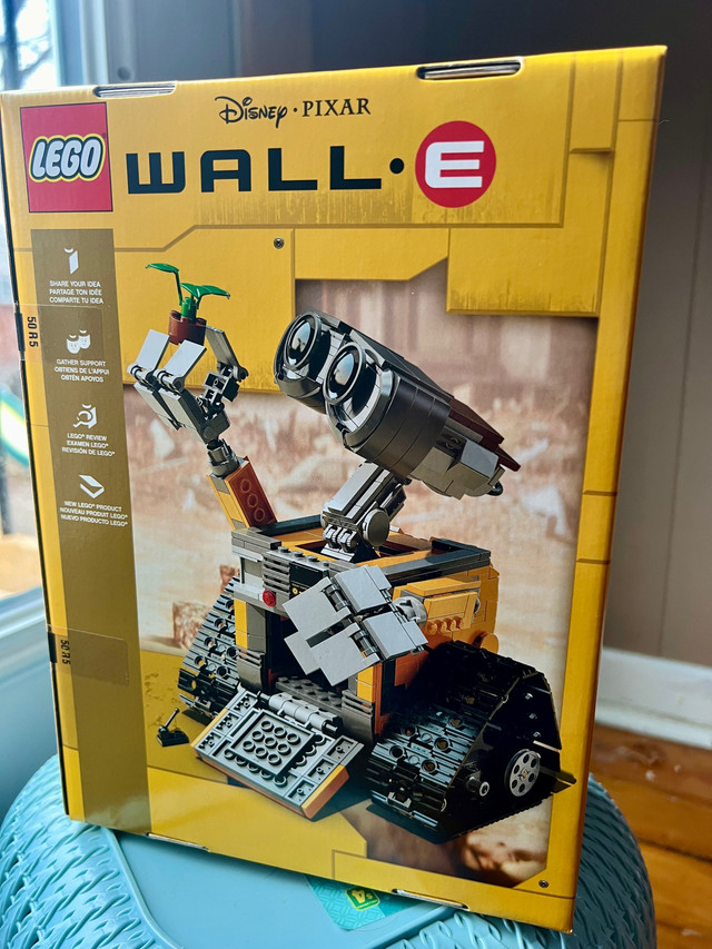 Sealed Lego Wall-E Set #21303 - L@@K! in Toys & Games in Petawawa - Image 4