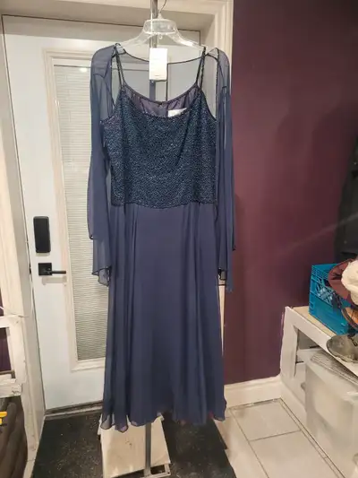Perfect condition! Size 14 Montage by Mon Cheri floor length dress with silk shall. Exquisite beadin...