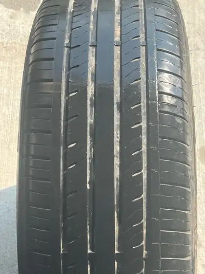 4 used all seasons tires on rims in a good condition Size 215/65 R16