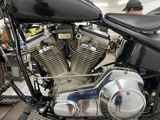 2013 CUSTOM ONE OF A KIND BOBBER HD ENGINE in Street, Cruisers & Choppers in Regina - Image 4