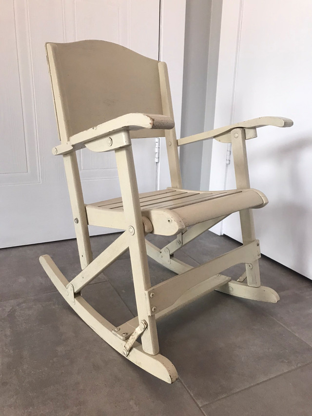 Chaise berçante pliable pour enfants en bois Vintage dans Chaises, Fauteuils inclinables  à Longueuil/Rive Sud