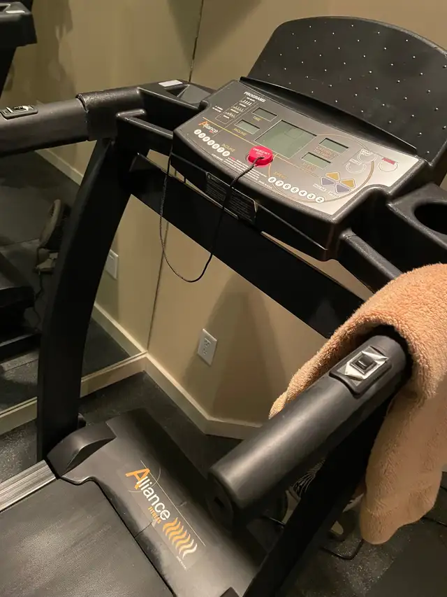 Treadmill  in Exercise Equipment in Edmonton - Image 6