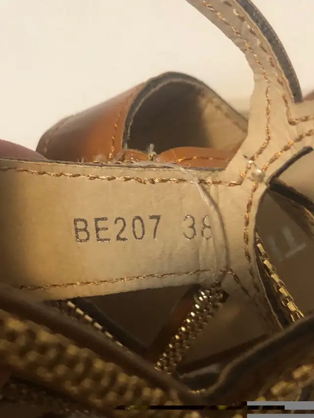 Womens Brown & Gold Heels. Size 38 (7) in Women's - Shoes in Edmonton - Image 9