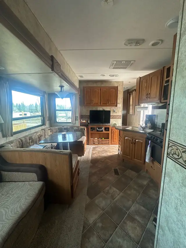 Copper Canyon 5th Wheel in RVs & Motorhomes in Grande Prairie - Image 9