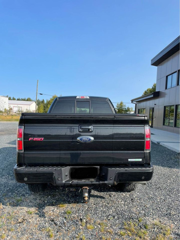 2013 Ford F150 Super Cab 4X4, Black, black interior, suede seats in Cars & Trucks in Thunder Bay - Image 2