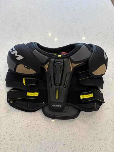 CCM Tacks AS580 Senior M shoulder pads, View more