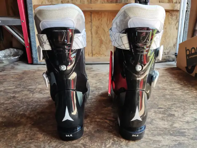 Bottes de ski neuves Atomic Hawx pour femme in Ski in Laval / North Shore - Image 7