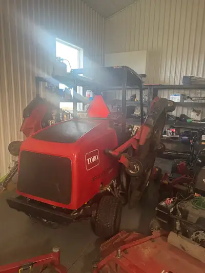 Very well maintained 2700 hrs AWD