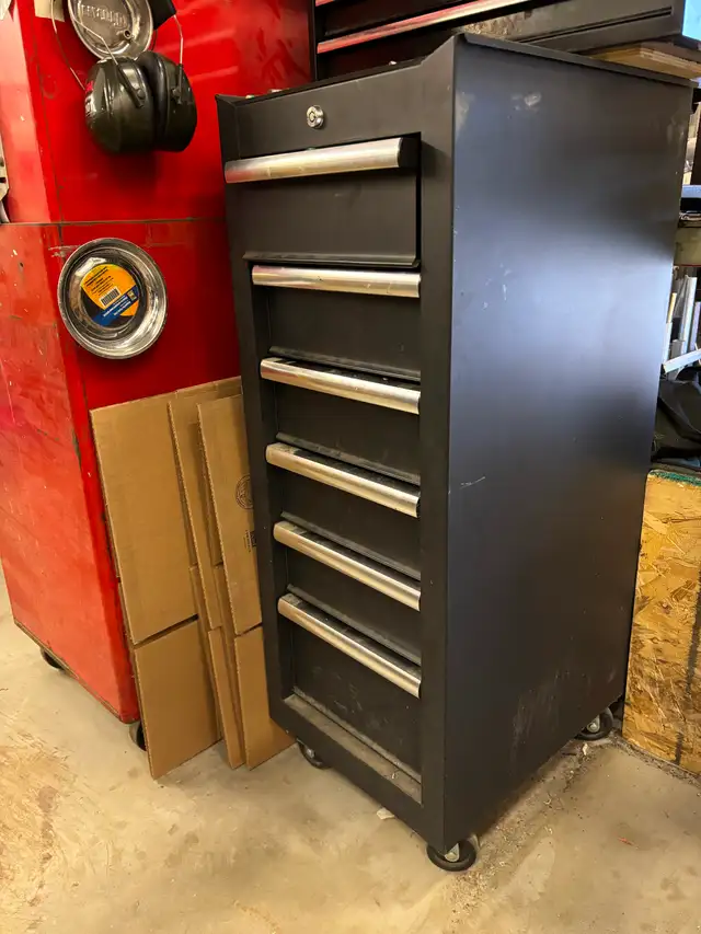 Tool box in Tool Storage & Benches in Hamilton - Image 3